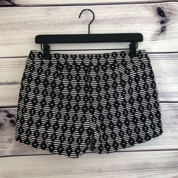 Old Navy Black & White Patterned Shorts Size 2 - Picture 2 of 8